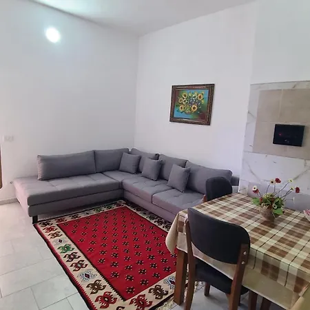 Taku House Apartmán